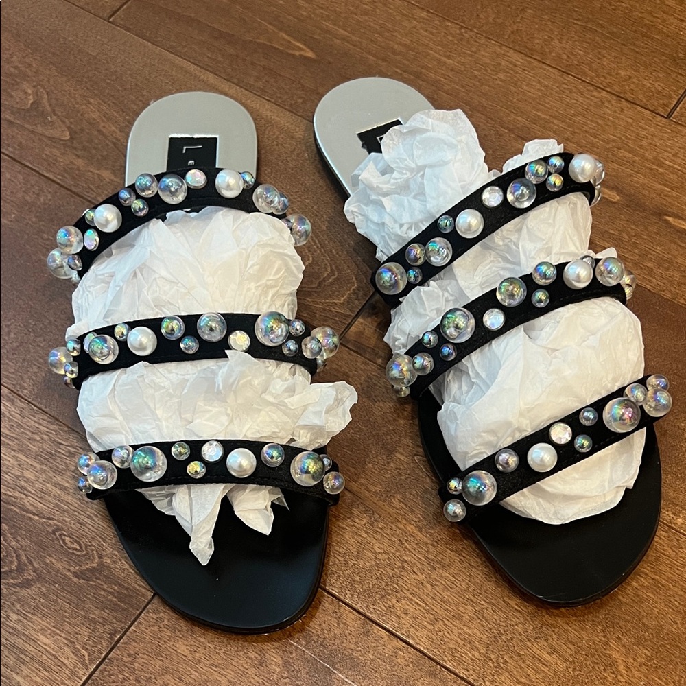 Like New Leith Stunner Embellished Strappy Slide Sandal black velvet iridescent
